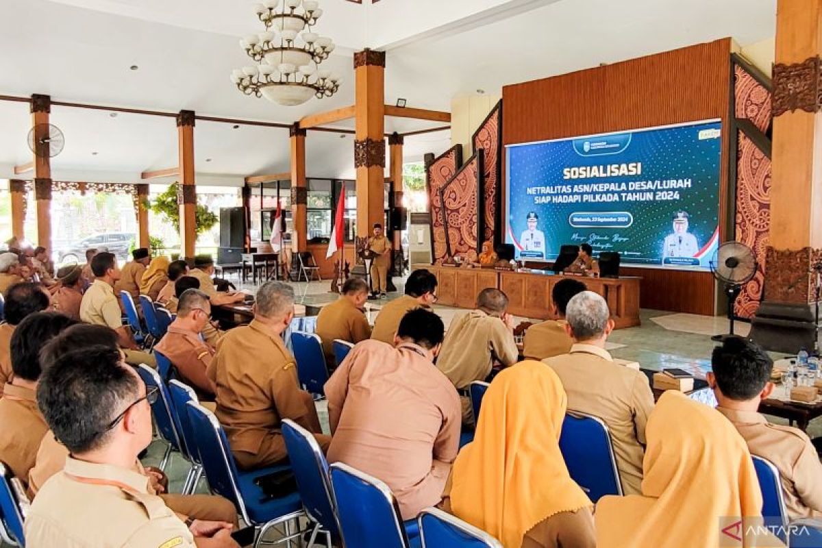 Pemkab Situbondo-Jatim berkomitmen jaga netralitas lurah-kepala desa