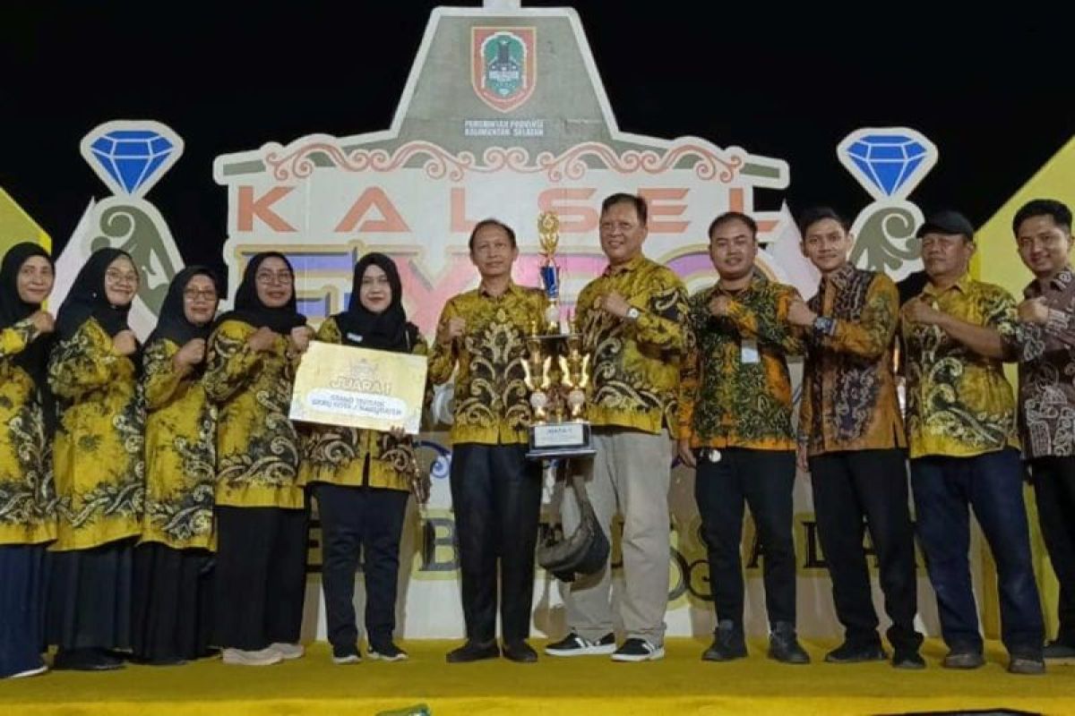 Dinas Perdagangan HSS juara 1 stand terbaik Kalsel Expo 2024