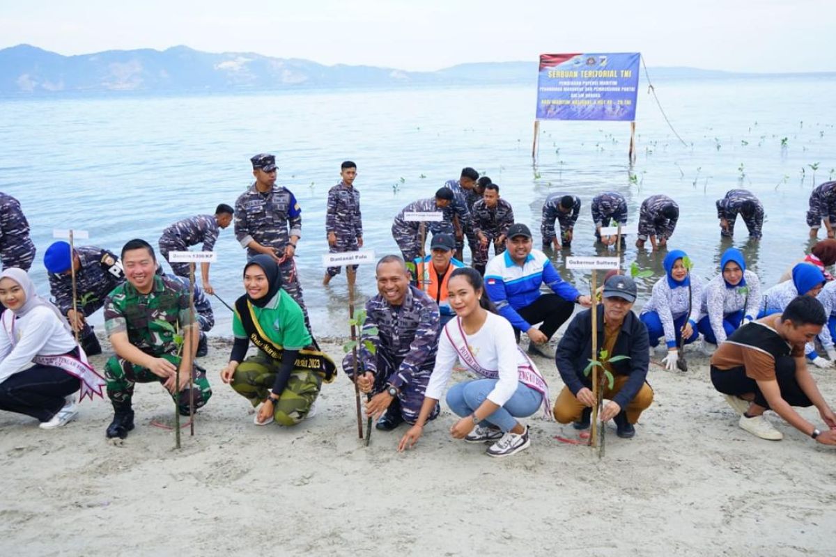 Hari Maritim Nasional, Lanal Palu tanam 1.500 mangrove mitigasi iklim