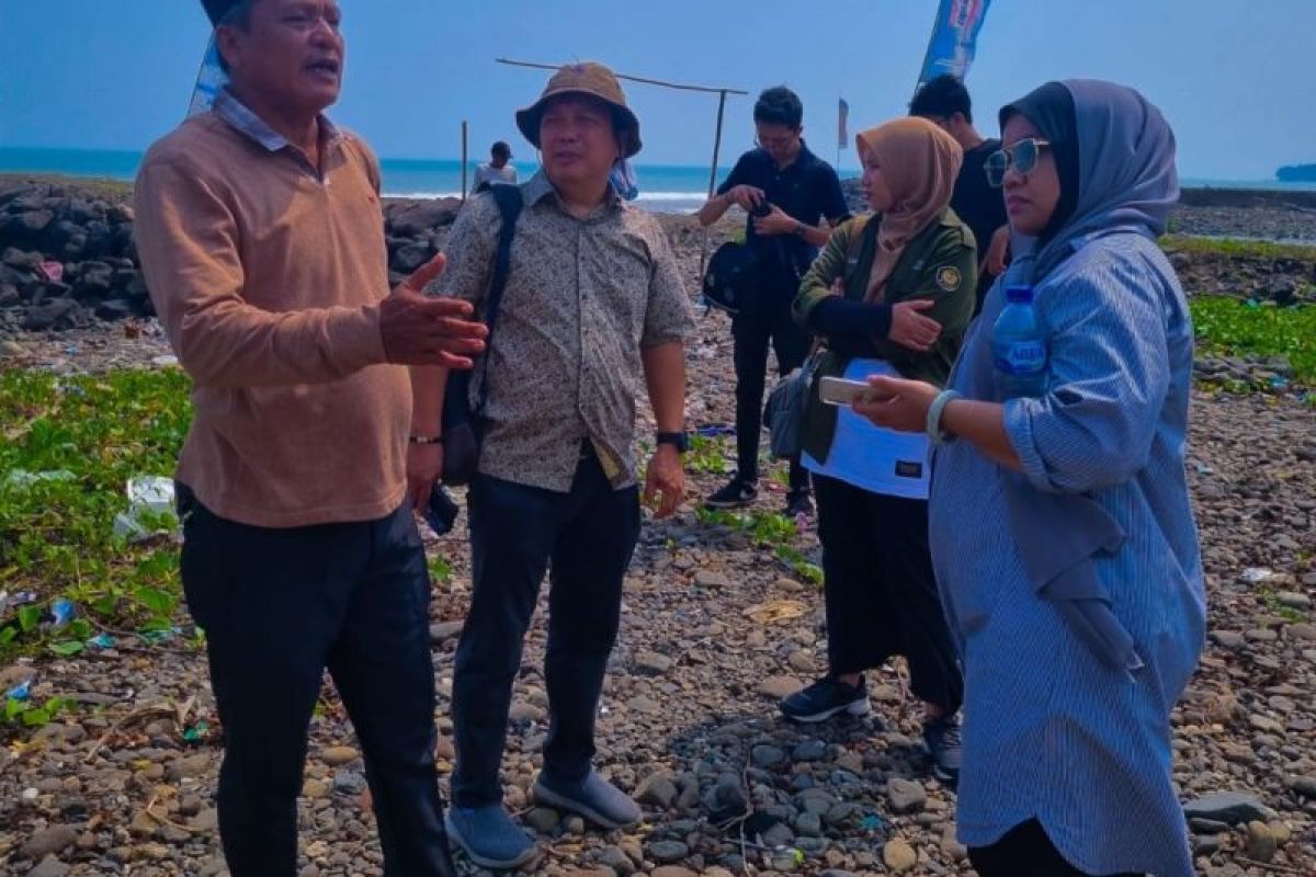 FHUP beri penyuluhan hukum masyarakat Desa Umbul Tanjung penanganan sampah