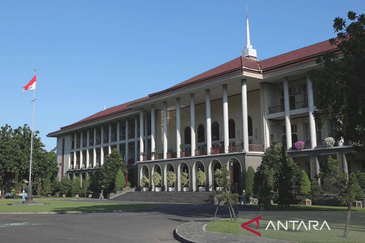 Mahasiswa UGM berhasil ciptakan sandal bantu proses pemulihan patah tulang