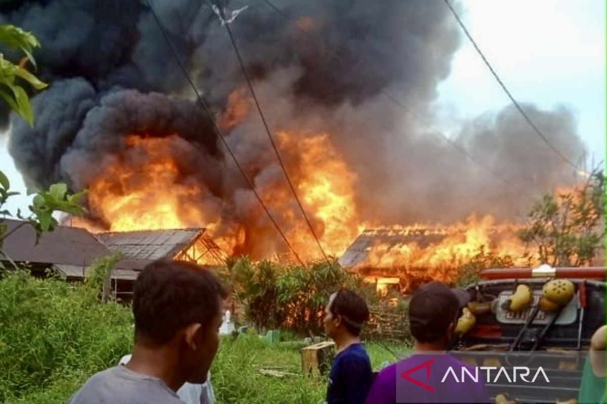 Delapan rumah warga terbakar di Alalak Banjarmasin