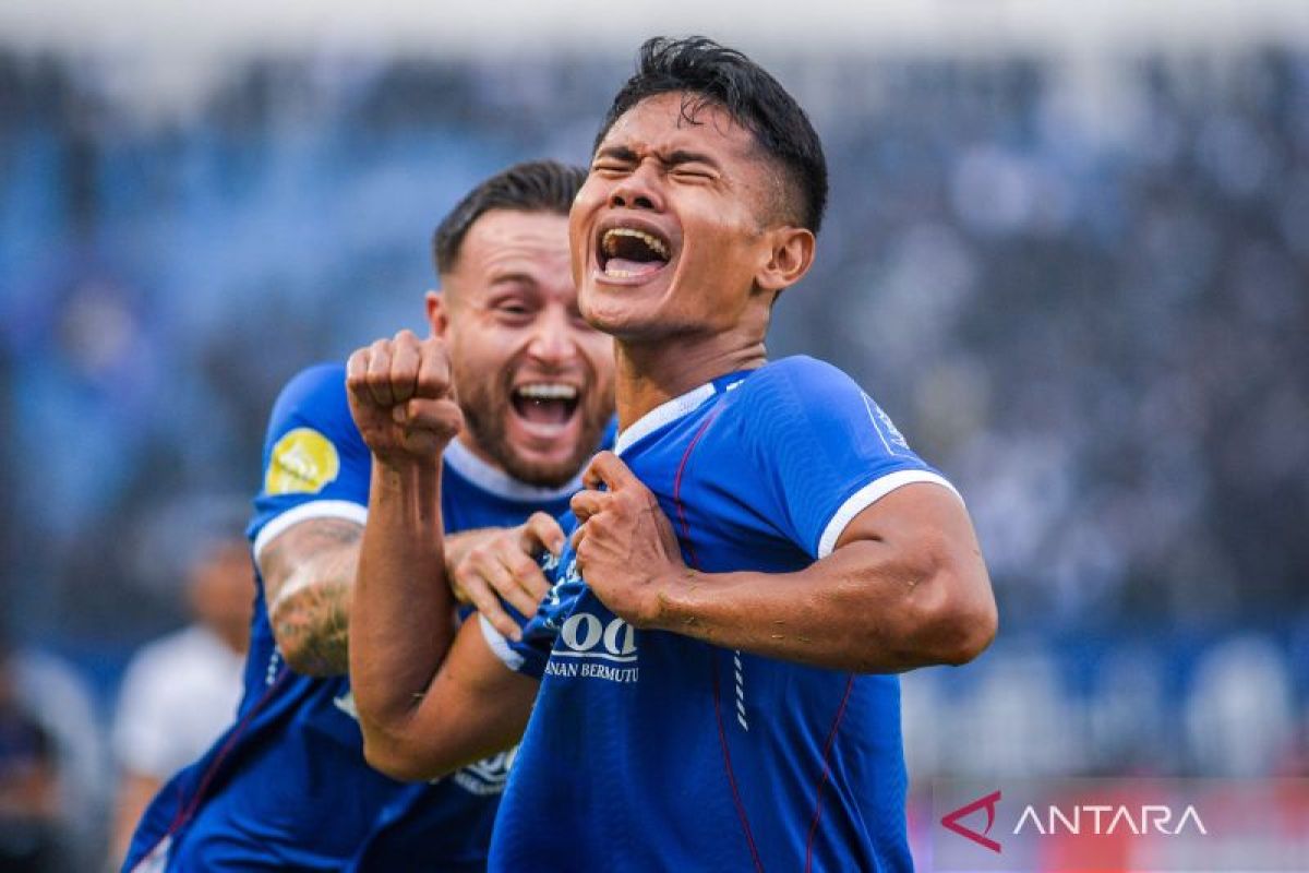 Liga 1 - Persib bungkam Persija 2-0