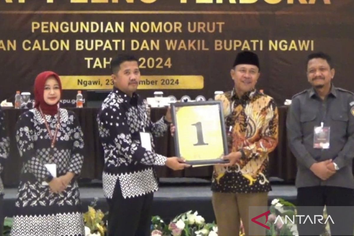 KPU Ngawi undi letak gambar dan nomor paslon tunggal di Pilkada 2024