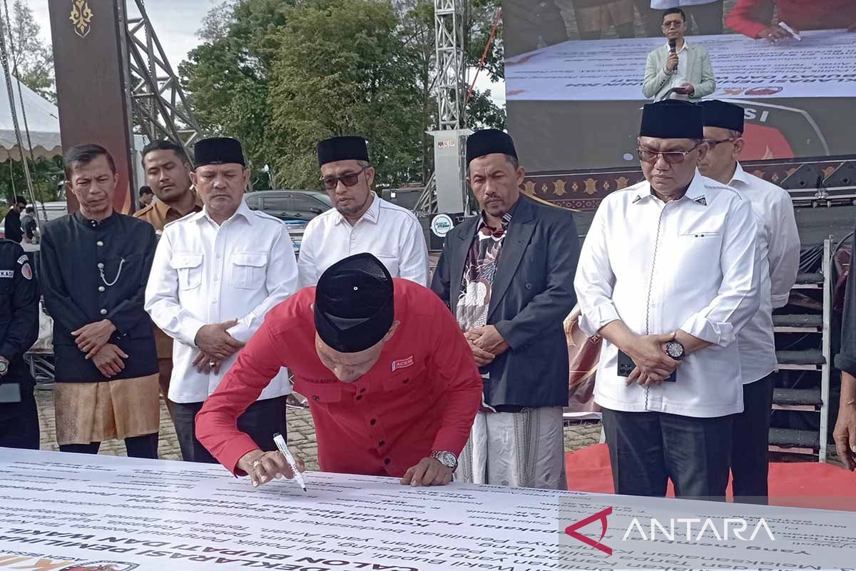 Paslon Bupati Aceh Besar deklarasikan kampanye damai