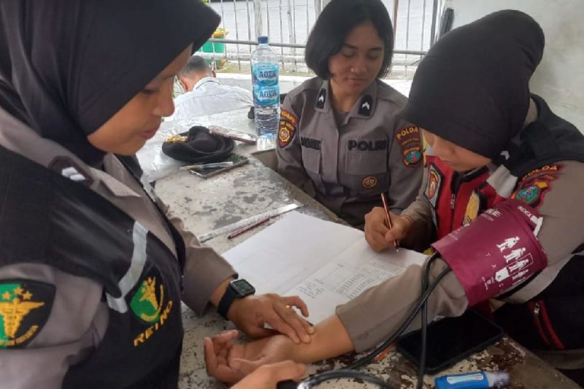 Polda Sumut pastikan kesehatan personel segar bugar  amankan Kantor KPU