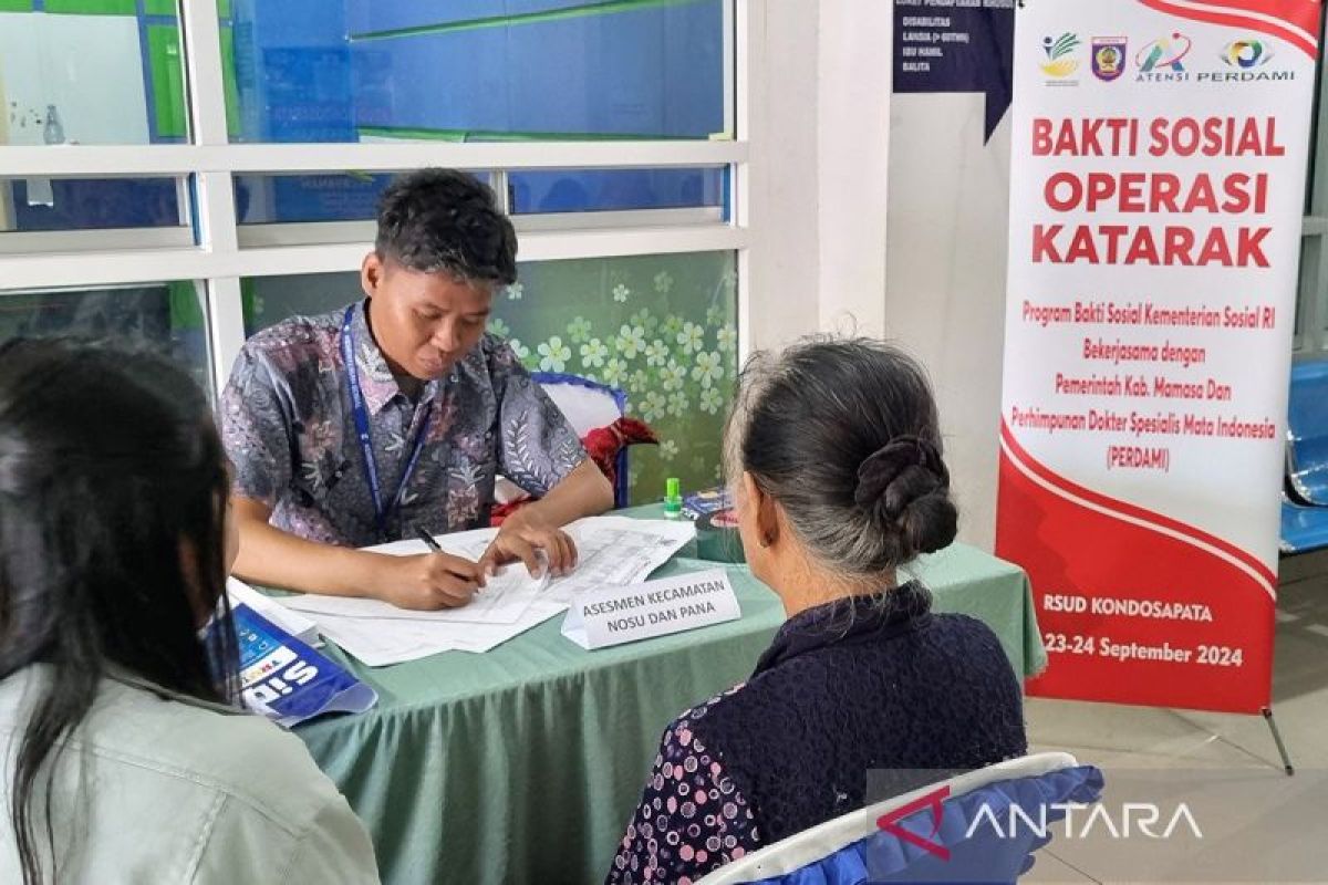 Menggapai kesembuhan penglihatan lewat operasi katarak gratis Kemensos