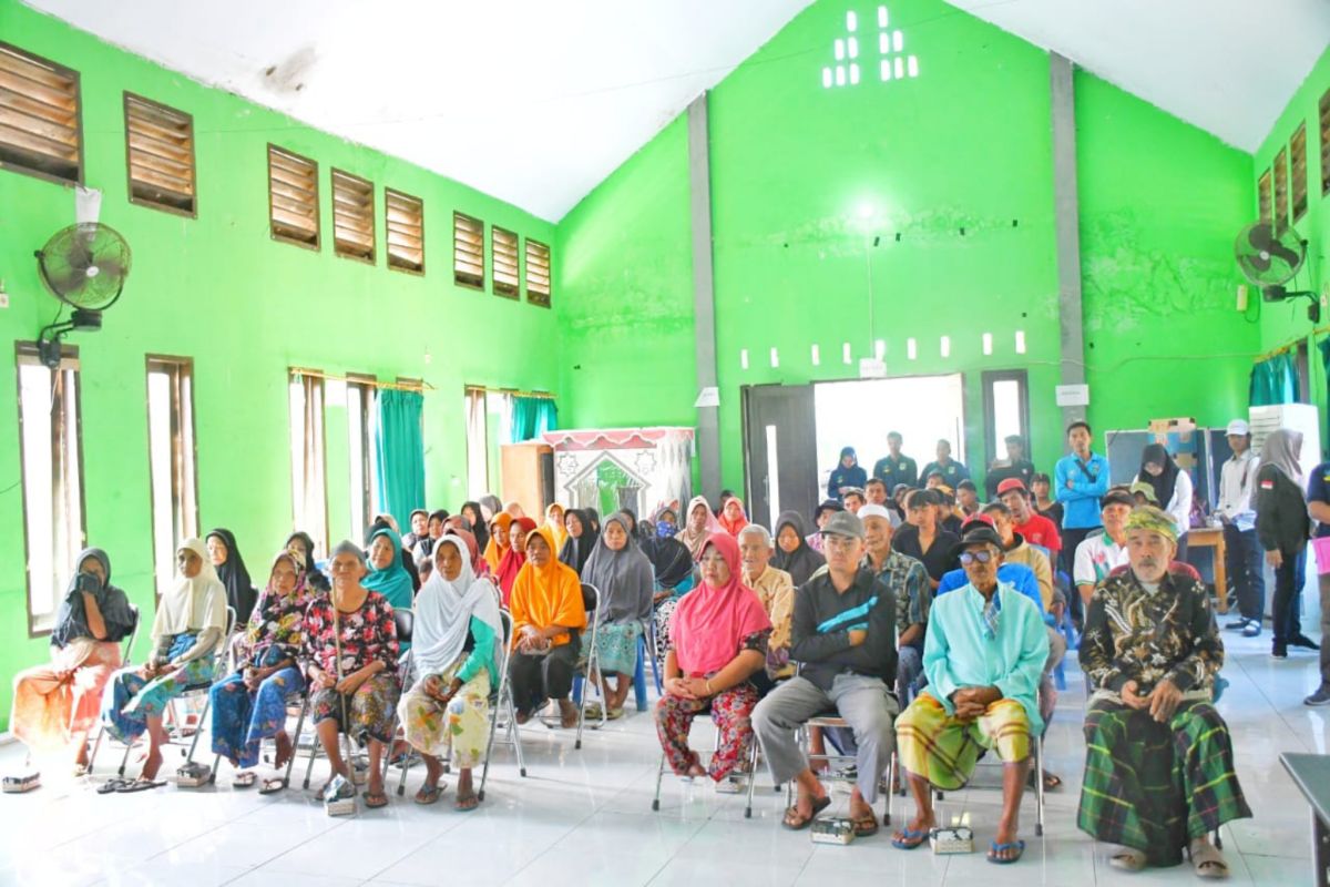 Lombok Utara salurkan sembako untuk lansia