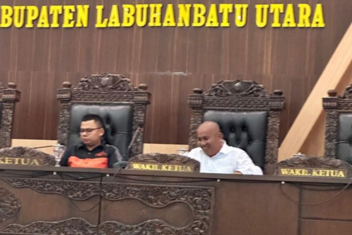 Rimba dan Arli pimpinan sementara DPRD Labura