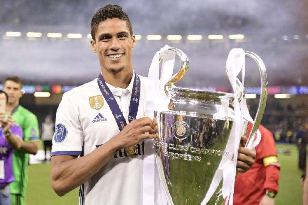 Varane ungkap belum akan tinggalkan Como setelah umumkan gantung sepatu