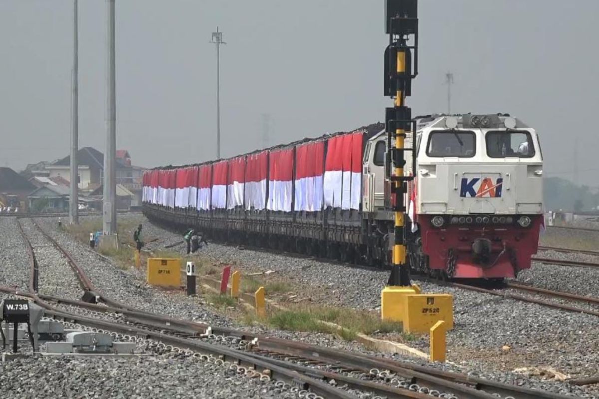 KAI Palembang raih MURI pemasangan bendara di 33 gerbong kereta