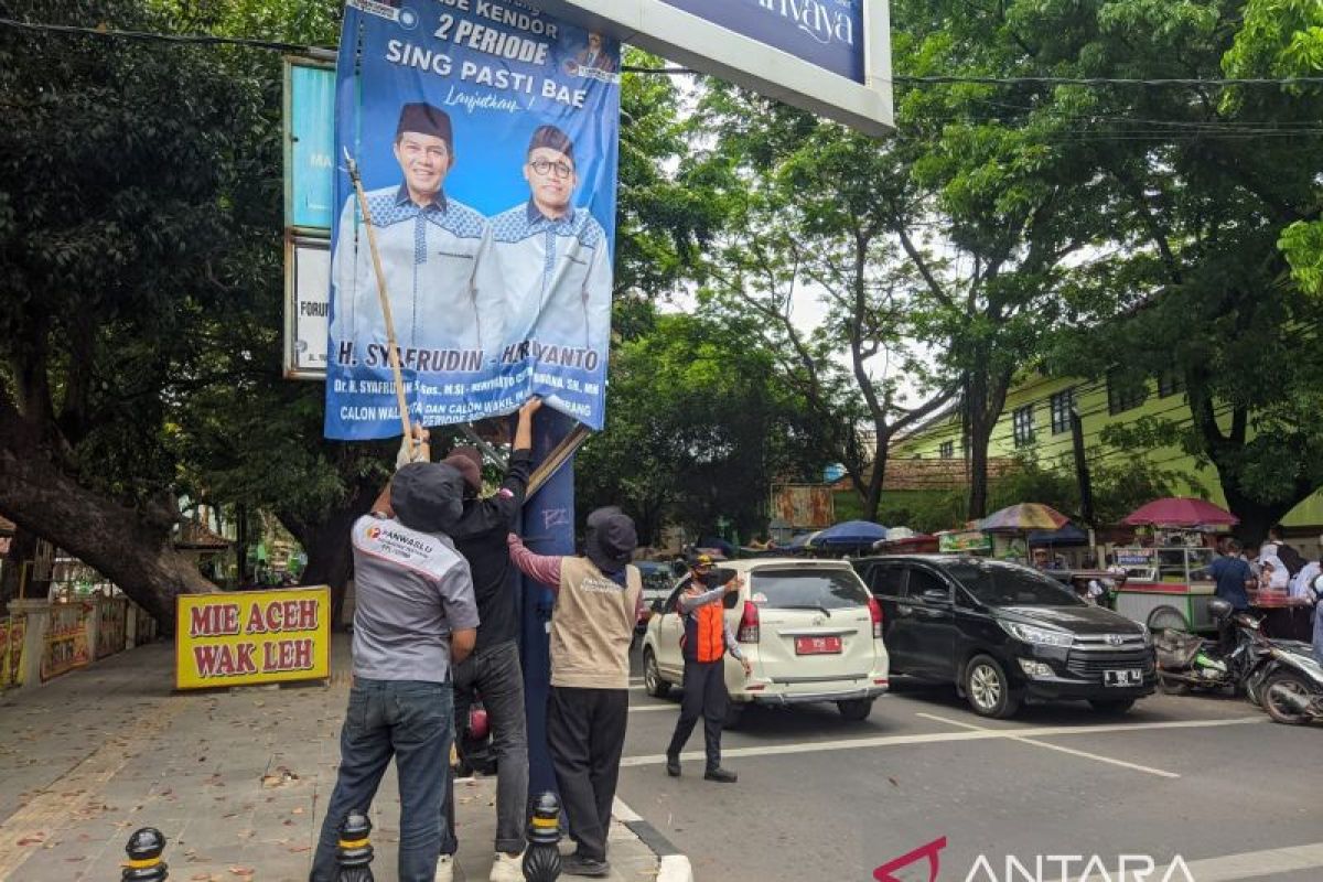 Bawaslu Kota Serang tertibkan 4.260 alat peraga sosialisasi