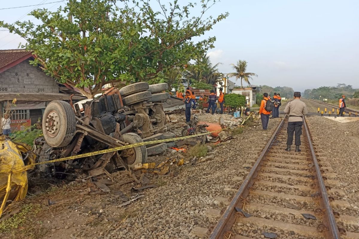 Polres imbau pengguna jalan taati aturan lewati perlintasan kereta api