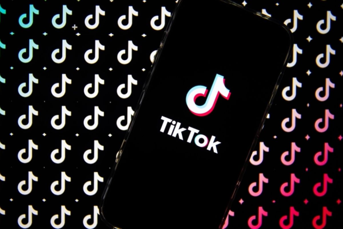 Aplikasi TikTok memblokir akun media Rusia RIA Novosti