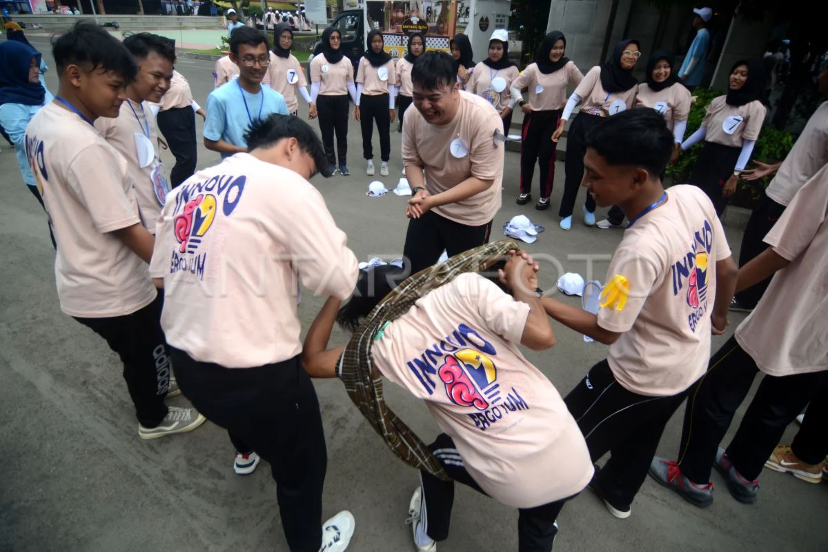 Kewajiban kerja paruh waktu bentuk komersialisasi pendidikan