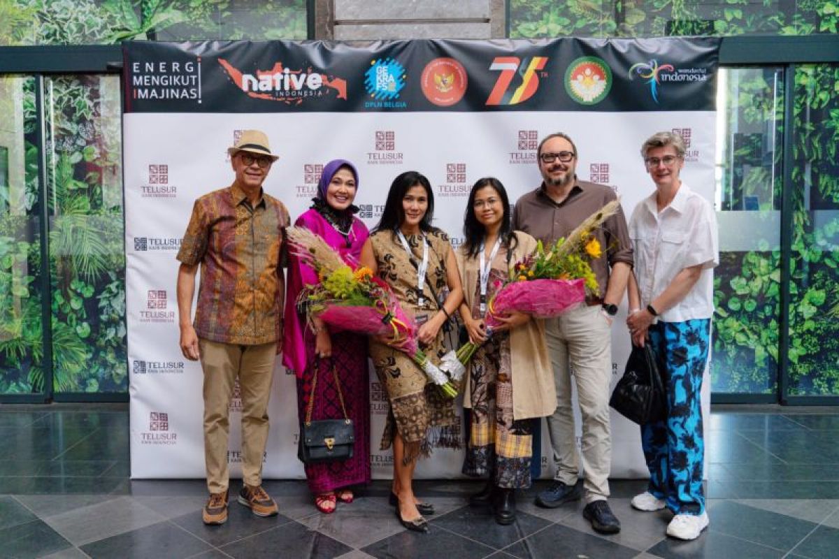 Gekrafs sukses bentangkan kain Indonesia di Stasiun Antwerp Central, Belgia.