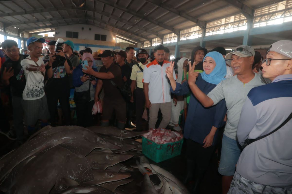 Khofifah blusukan di Lamongan, lakukan dialog dengan nelayan