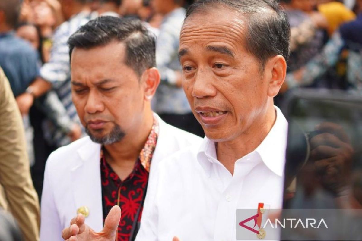 Presiden Jokowi menyambangi fasilitas kesehatan hingga kampus di Berau