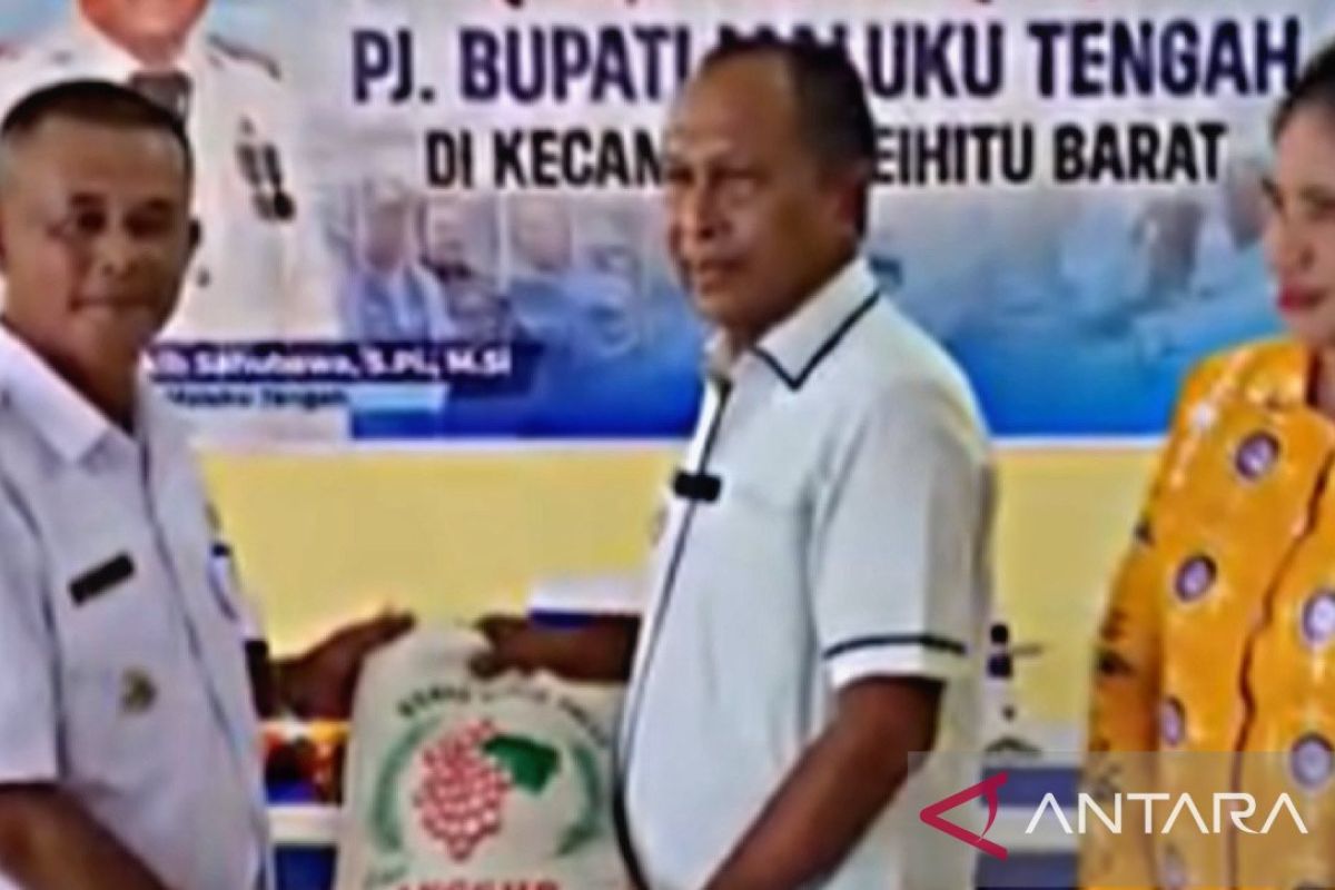 Pemkab Malteng beri bantuan kelompok tani tingkatkan produktivitas sentra pertanian