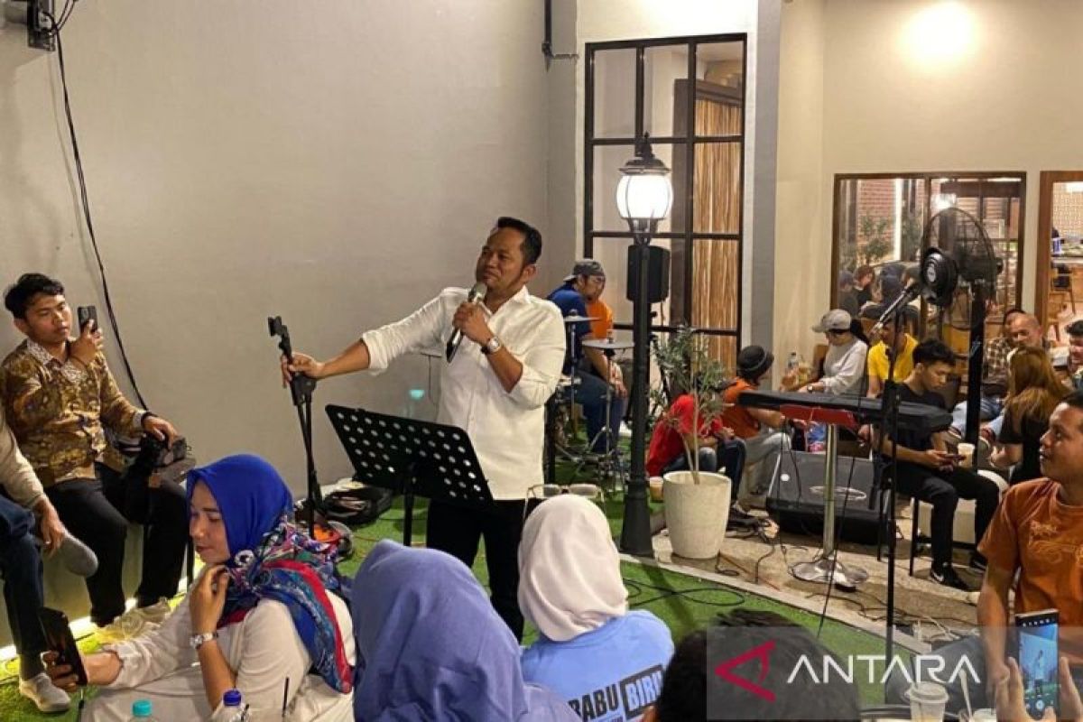 Cagub Kaltim Rudy bersama relawan Rabu Biru beri inspirasi berpikir maju