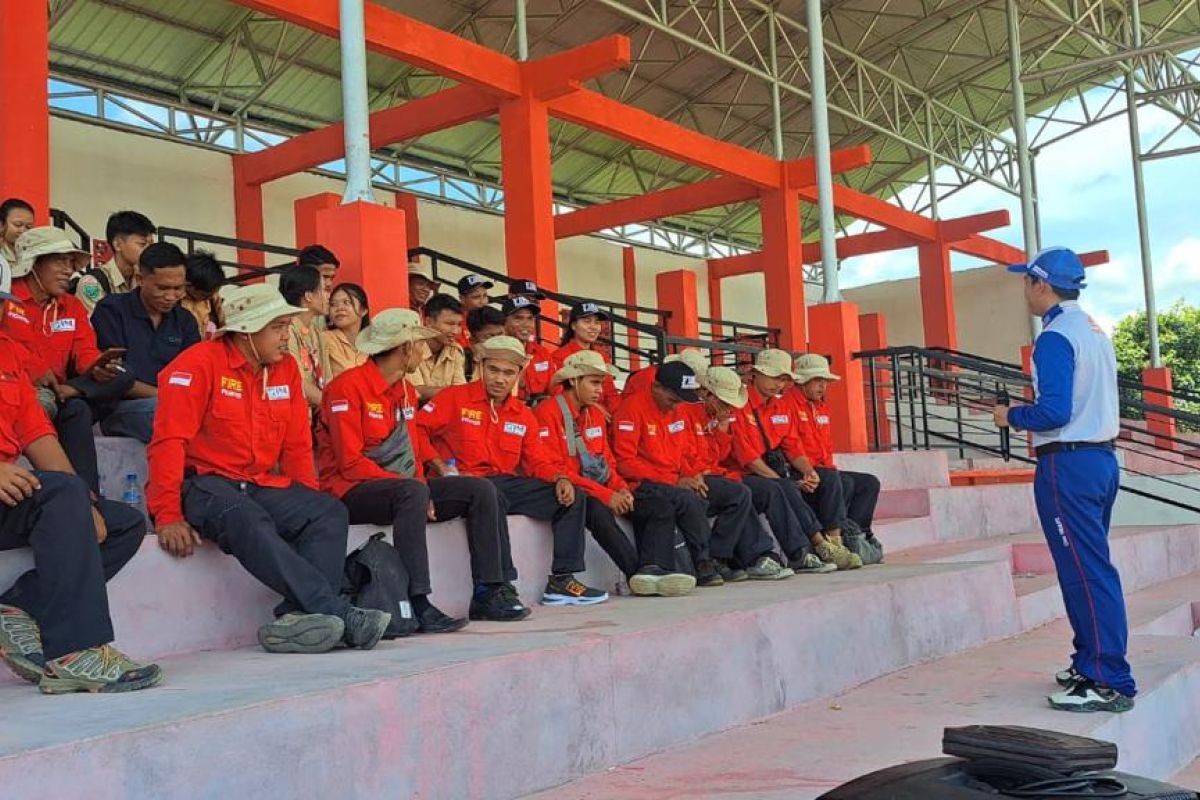 Asmo Kalbar edukasi safety riding gabungan di Sanggau Kalbar