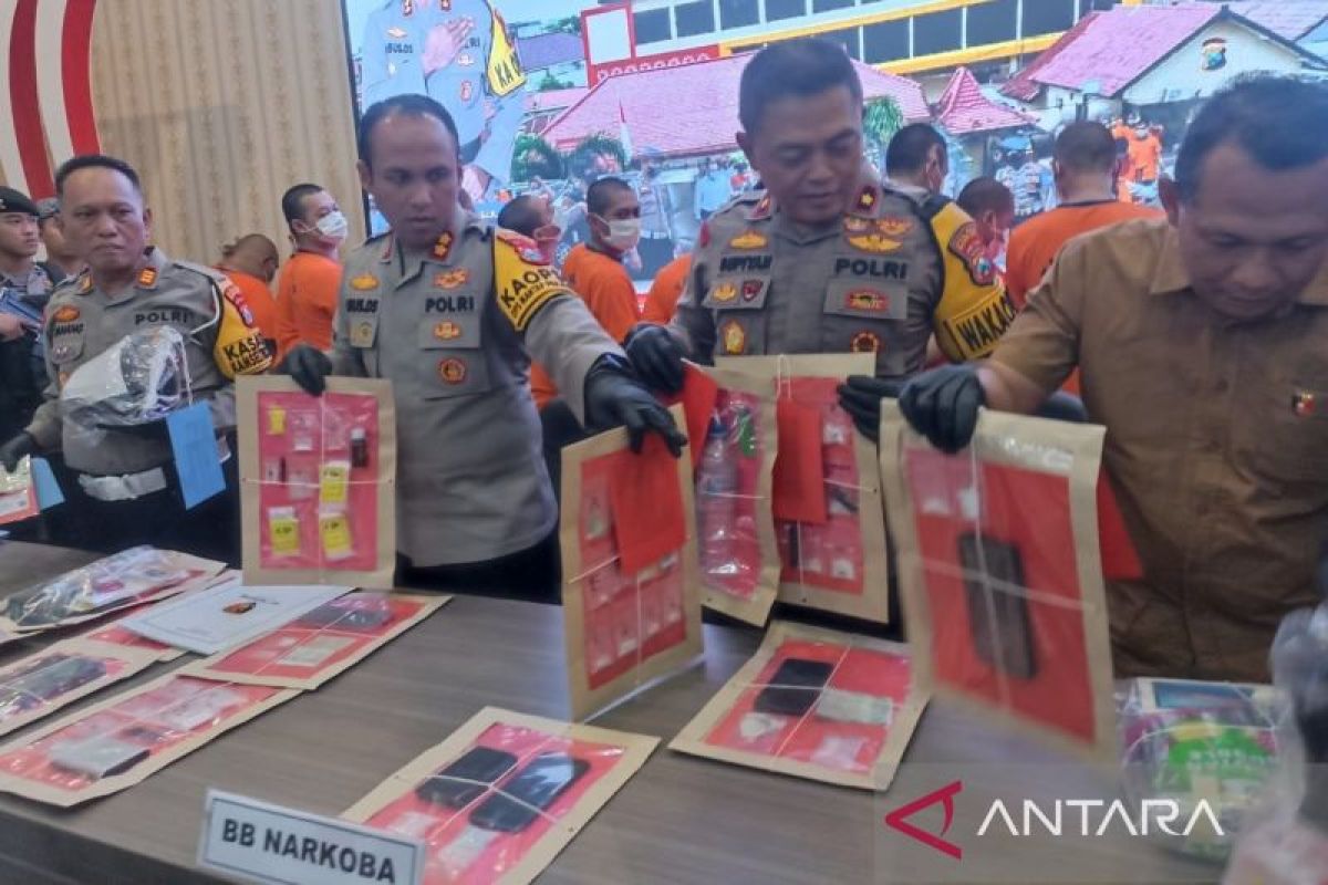 Polres Madiun Kota ringkus 12 tersangka kasus narkoba sabu dan ekstasi