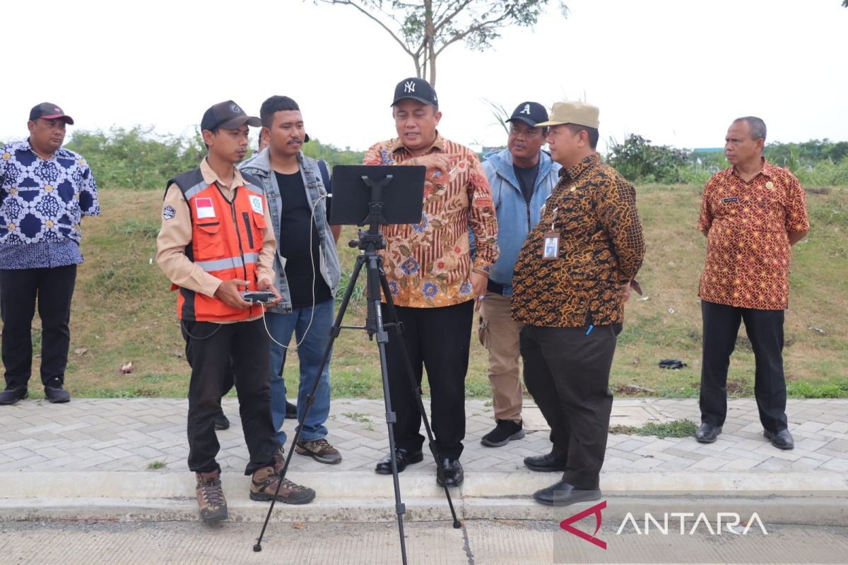 Bupati Bekasi tinjau normalisasi Kali Rawa Baru pastikan pasokan air irigasi