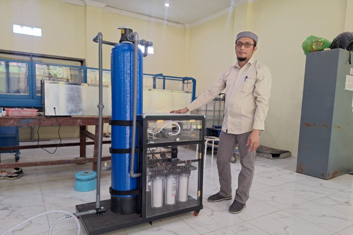 Dosen Unigoro ciptakan alat filtrasi air hujan jadi air siap minum