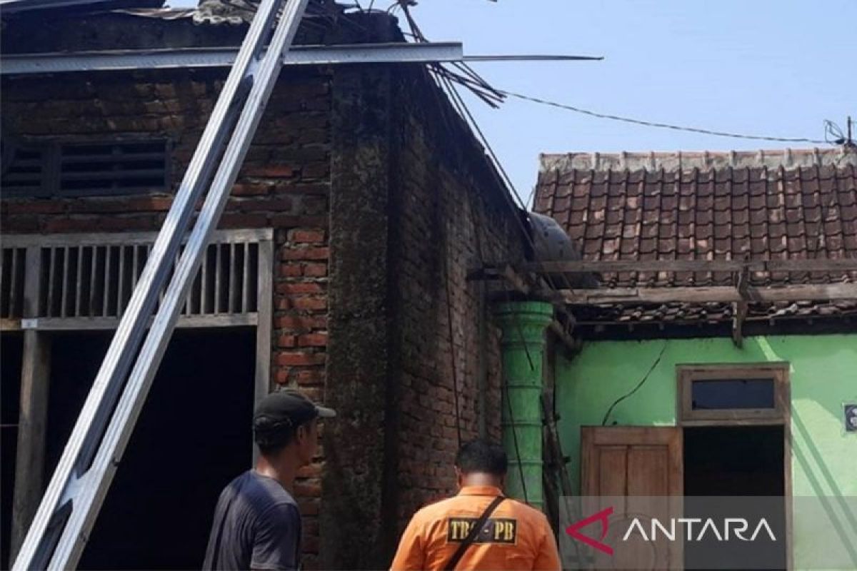 BNPB: Rumah rusak akibat angin kencang di Magetan mulai diperbaiki