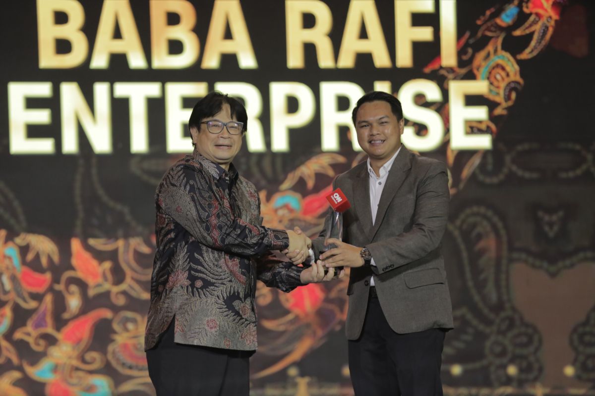 Baba Rafi dapat penghargaan Outstanding Small Medium Enterprise Development