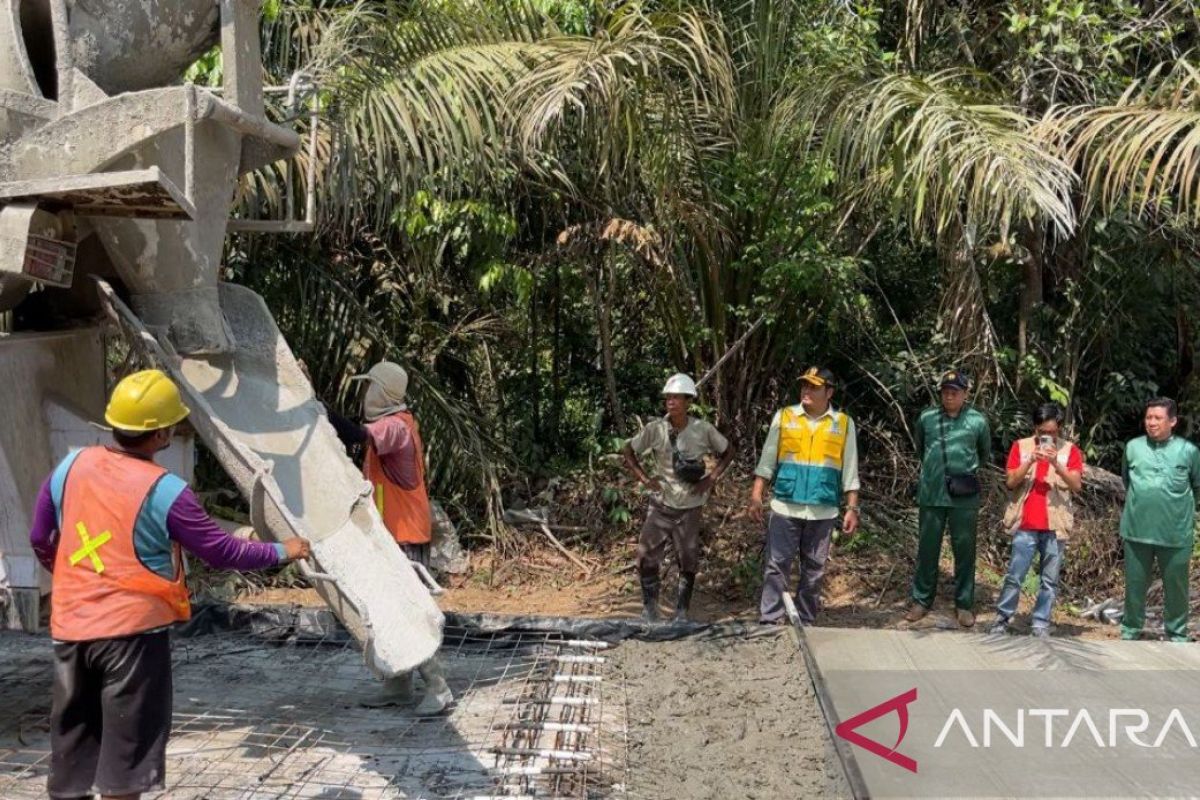 Pemkab Batanghari bangun jalan 2,38 kilometer di Mersam