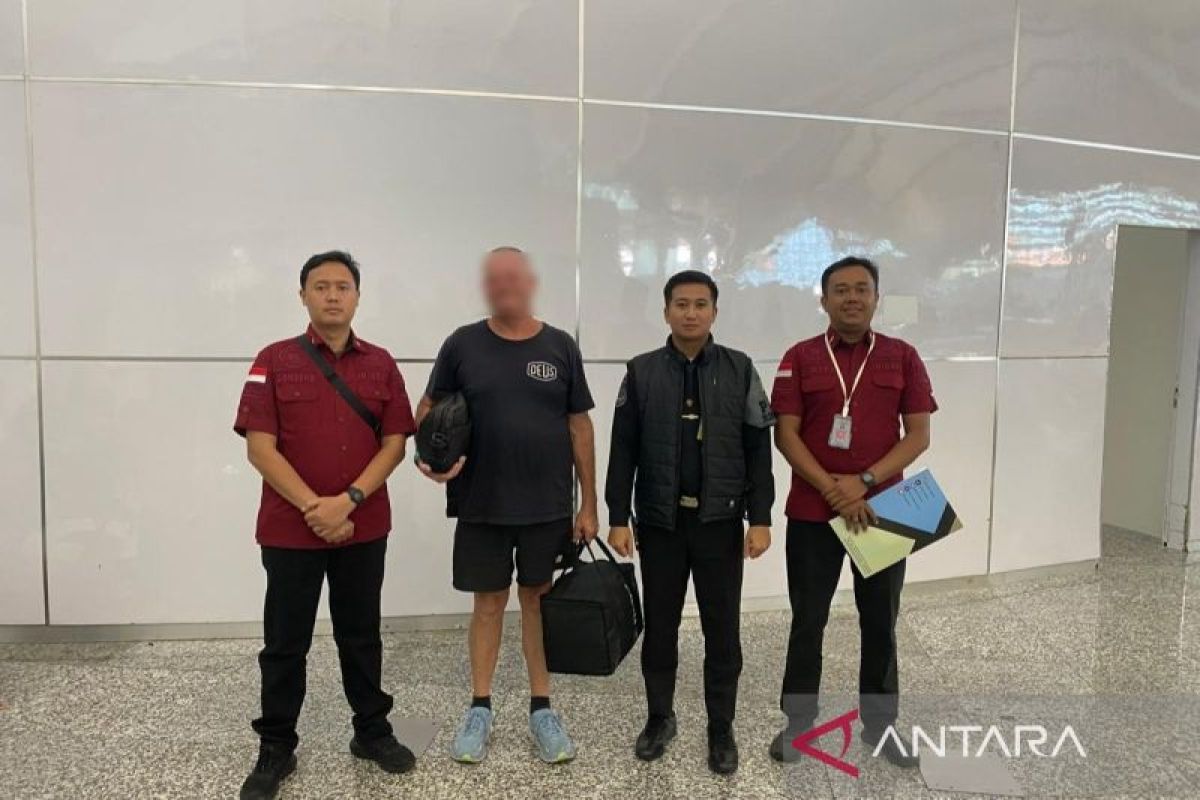 Imigrasi Bali bekuk warga Australia karena kerja promosikan vila