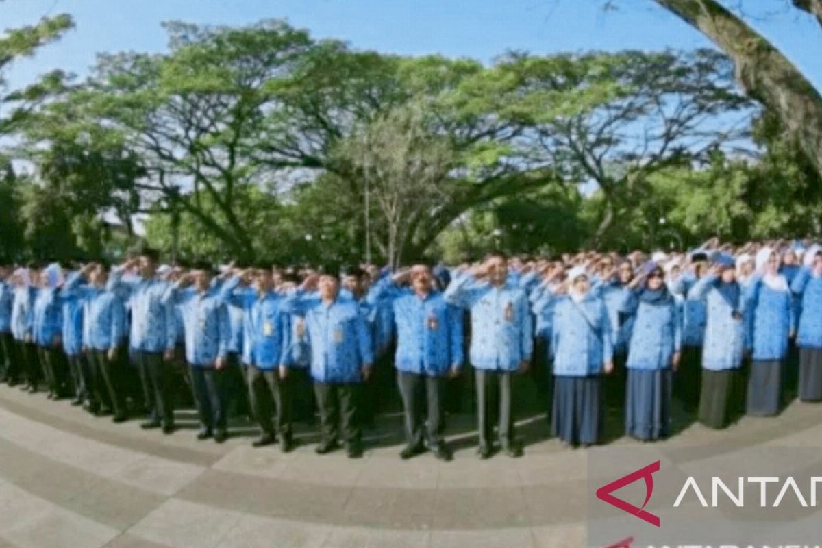 Bawaslu Karawang tangani pelanggaran netralitas camat