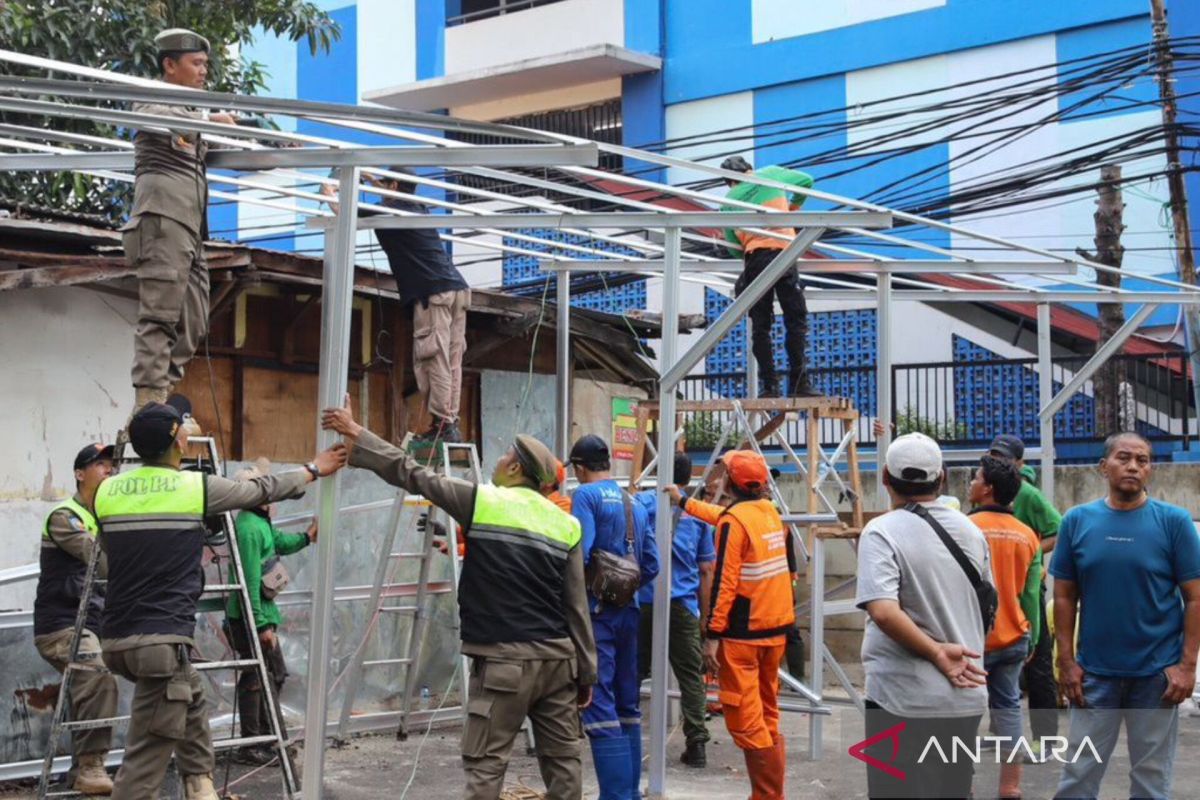 Jakpus bongkar bangunan di Karet Tengsin untuk dibuat lapangan futsal