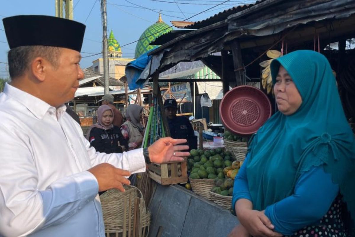 Petahana Hendy awali kampanye Pilkada Jember dengan blusukan ke pasar