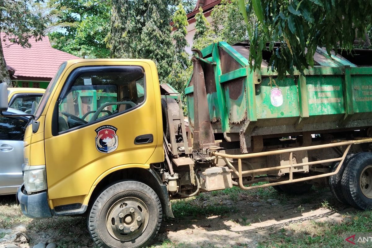 Pemkot Mukomuko bangun jalan permudah akses angkut sampah ke TPA