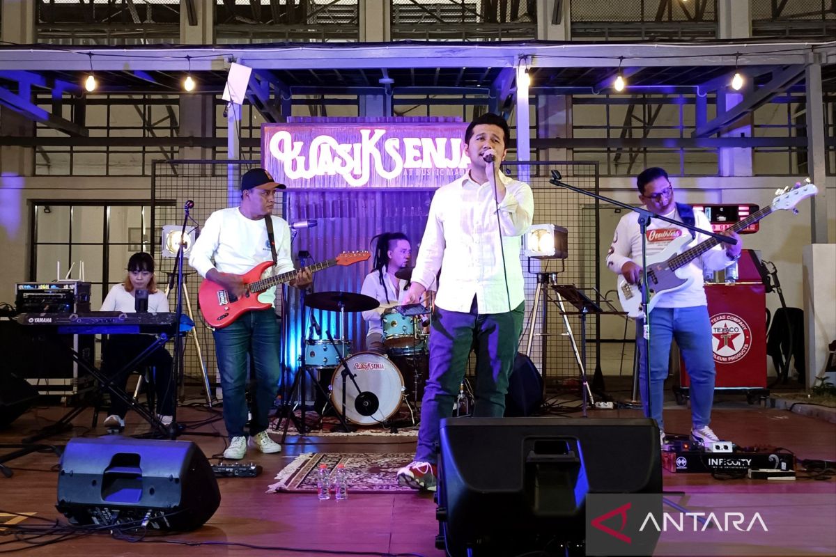 Dukung musisi lokal, Emil Dardak merilis ulang lagu 