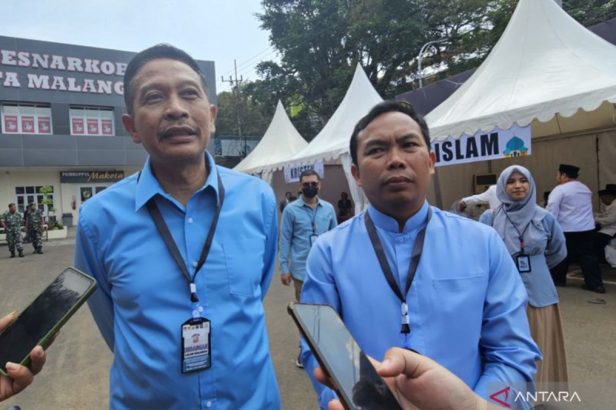 Wahyu Hidayat janji beri seragam gratis bagi pelajar SD hingga SMA