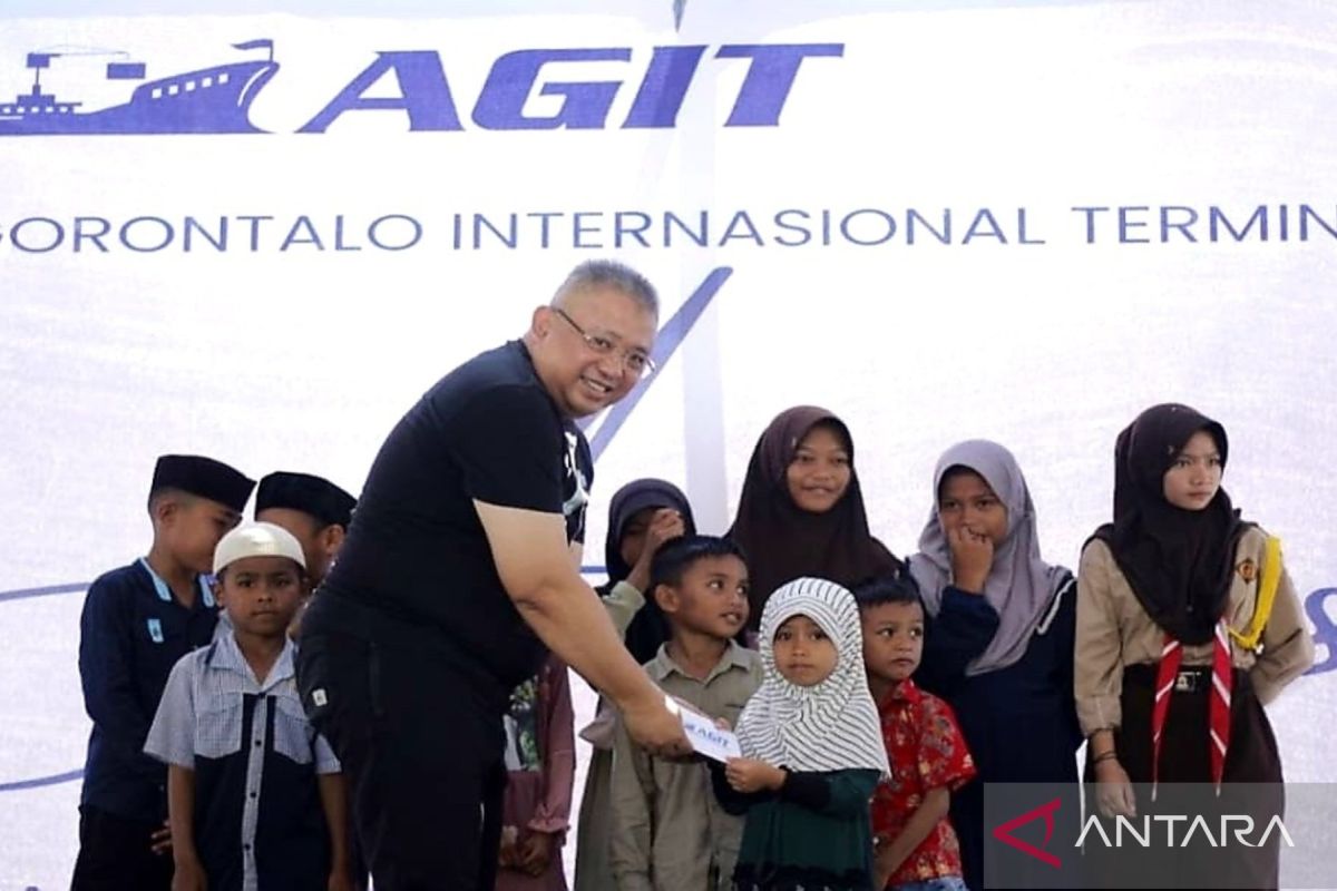 Rachmat Gobel meluncurkan bantuan program pelatihan Bahasa Inggris