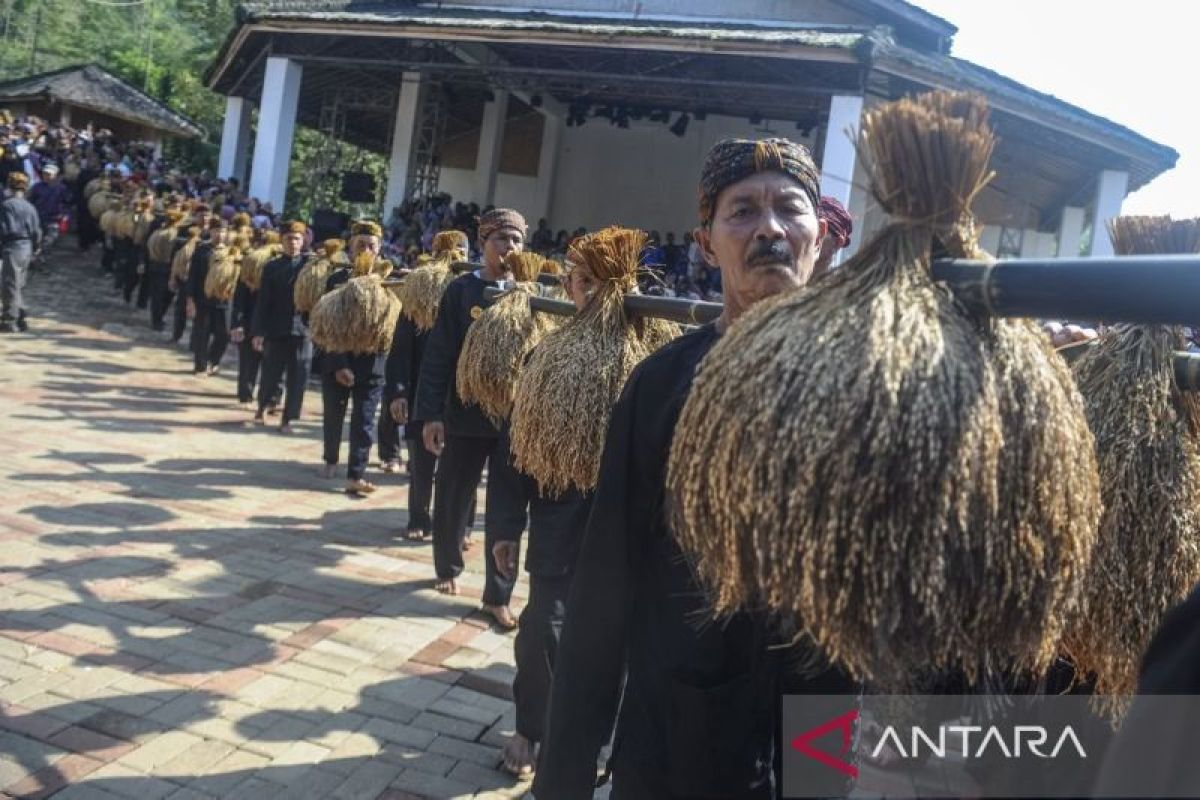 Banten kemarin, penggerebekan pabrik ekstasi di Serang hingga Seren Taun