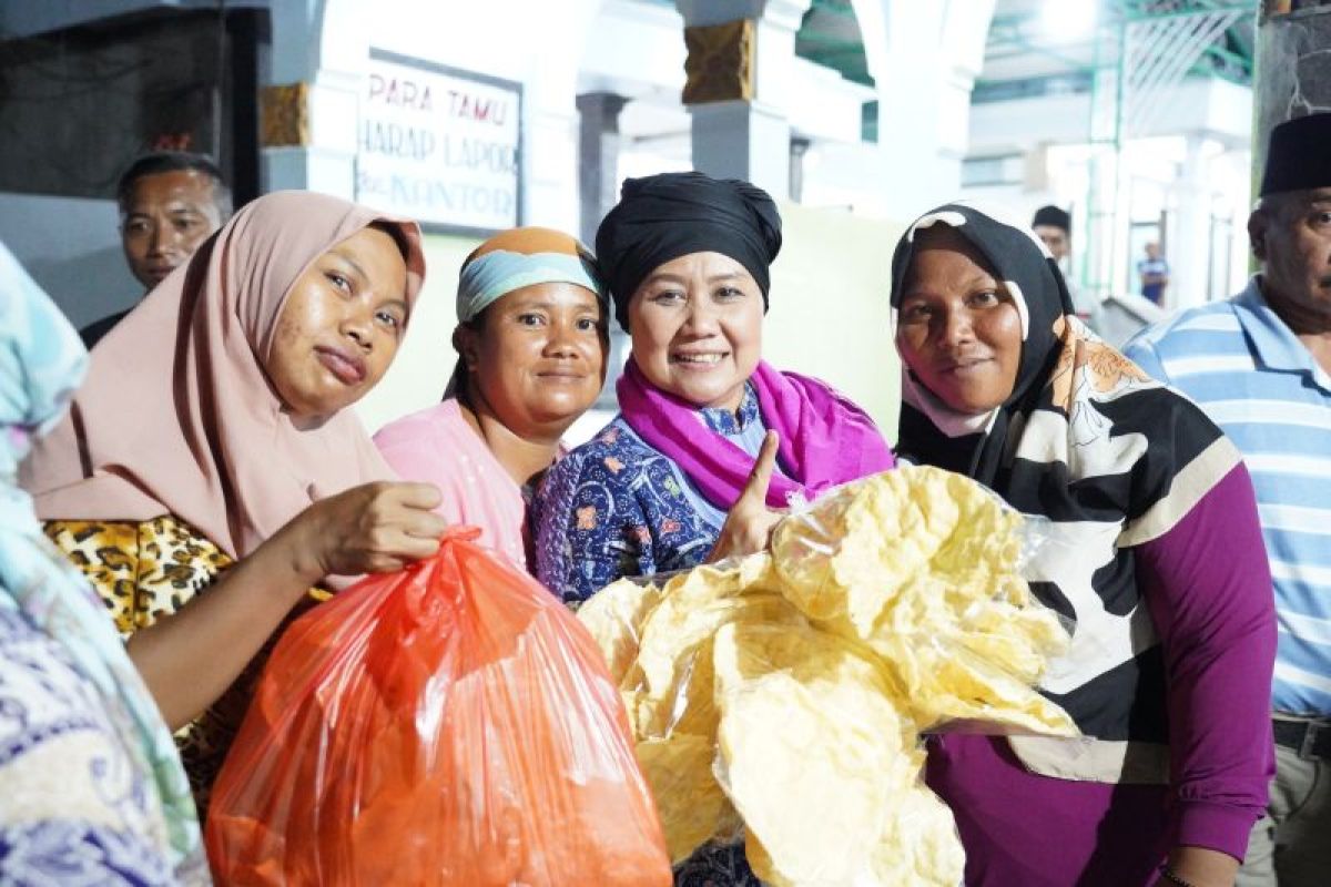 Calon Gubernur Jatim Luluk Nur Hamidah janji naikkan kualitas garam Madura