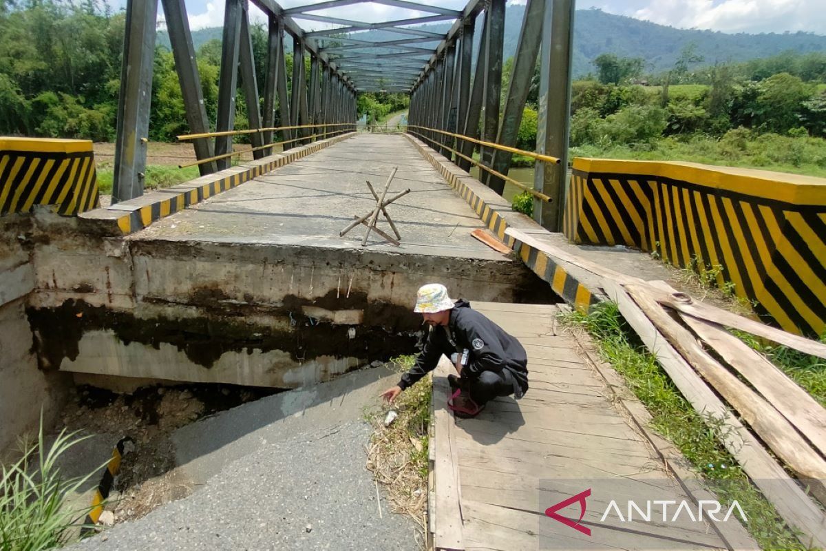 Pemerintah pusat perbaiki jembatan putus di Rejang Lebong