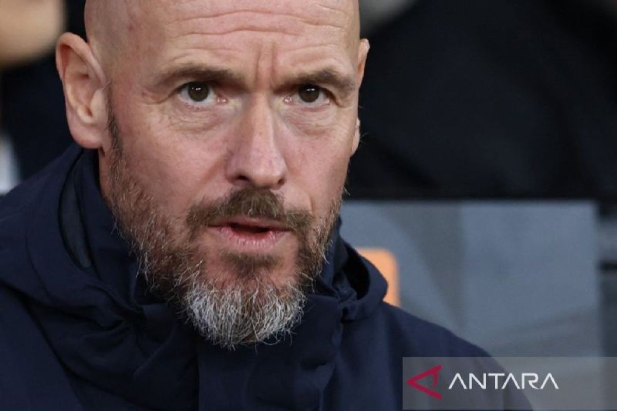 Manajemen Manchester United masih percayakan  Erik ten Hag