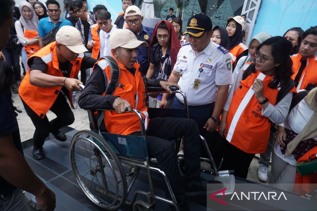 Fasilitas transportasi untuk atlet Peparnas mulai berdatangan ke Solo