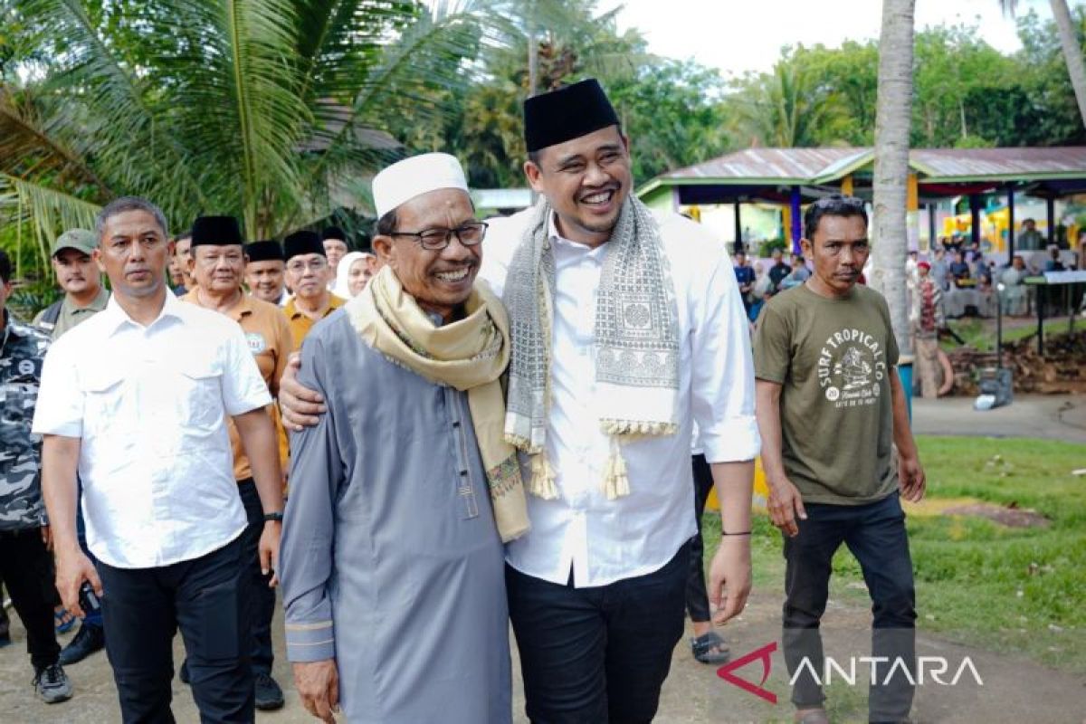 Di Paluta, Bobby silaturahmi ke pondok pesantren se-Tabagsel