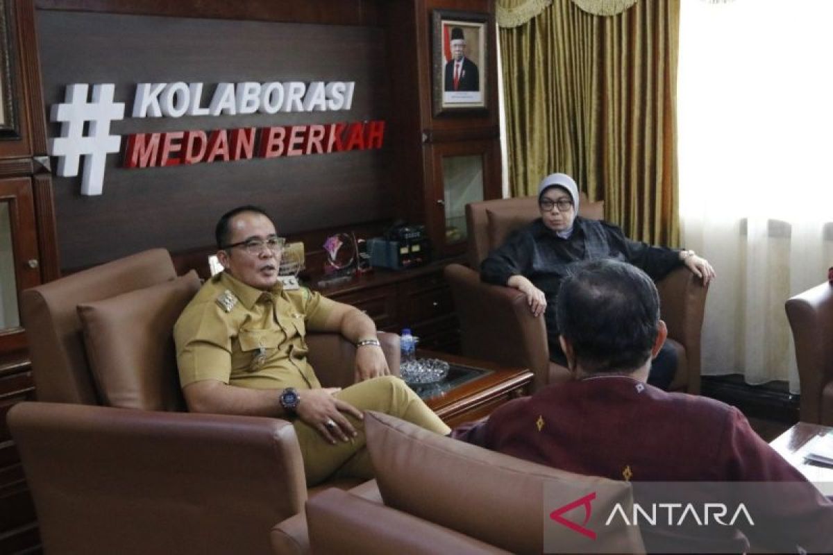 Plt Wali Kota Medan minta UISU  cetak lulusan SDM berkualitas