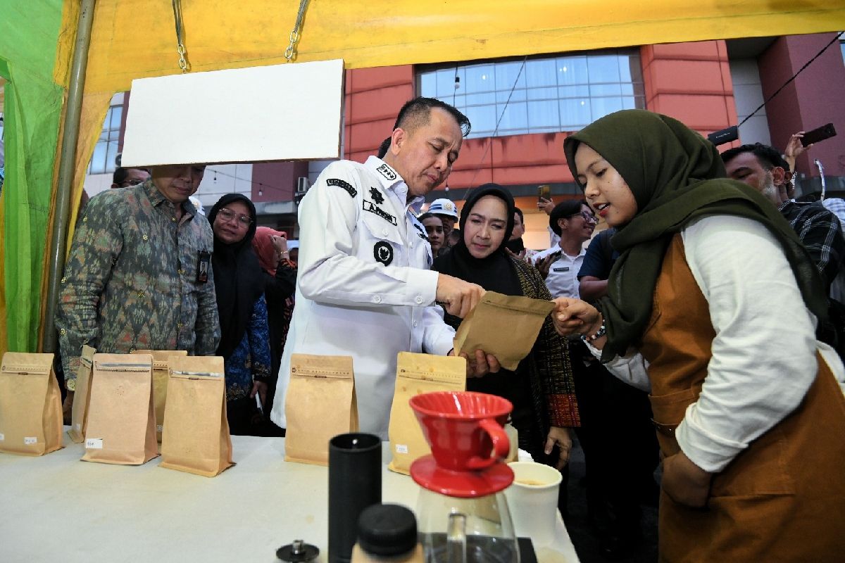 Pj Gubernur Sumut  ajak pelaku usaha tingkatkan hilirisasi olah kopi