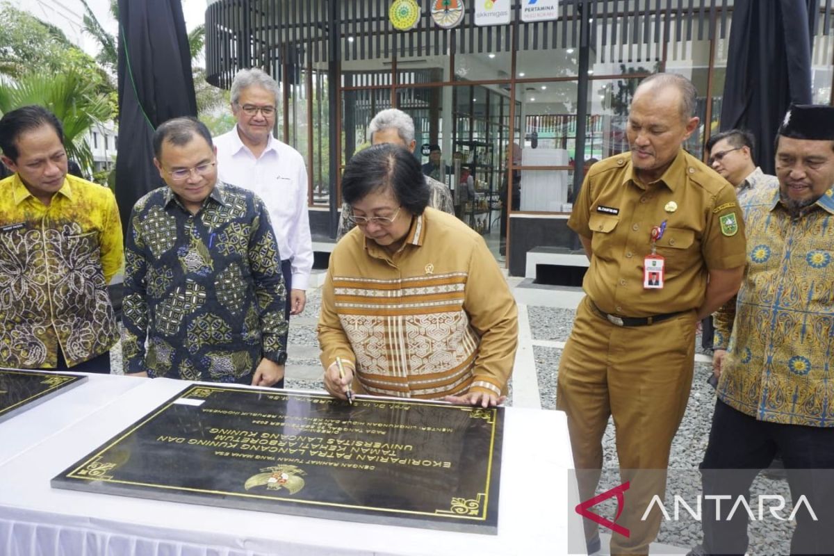 Menteri LHK Siti Nurbaya dan PHR resmikan ekoriparian di dua kampus di Pekanbaru