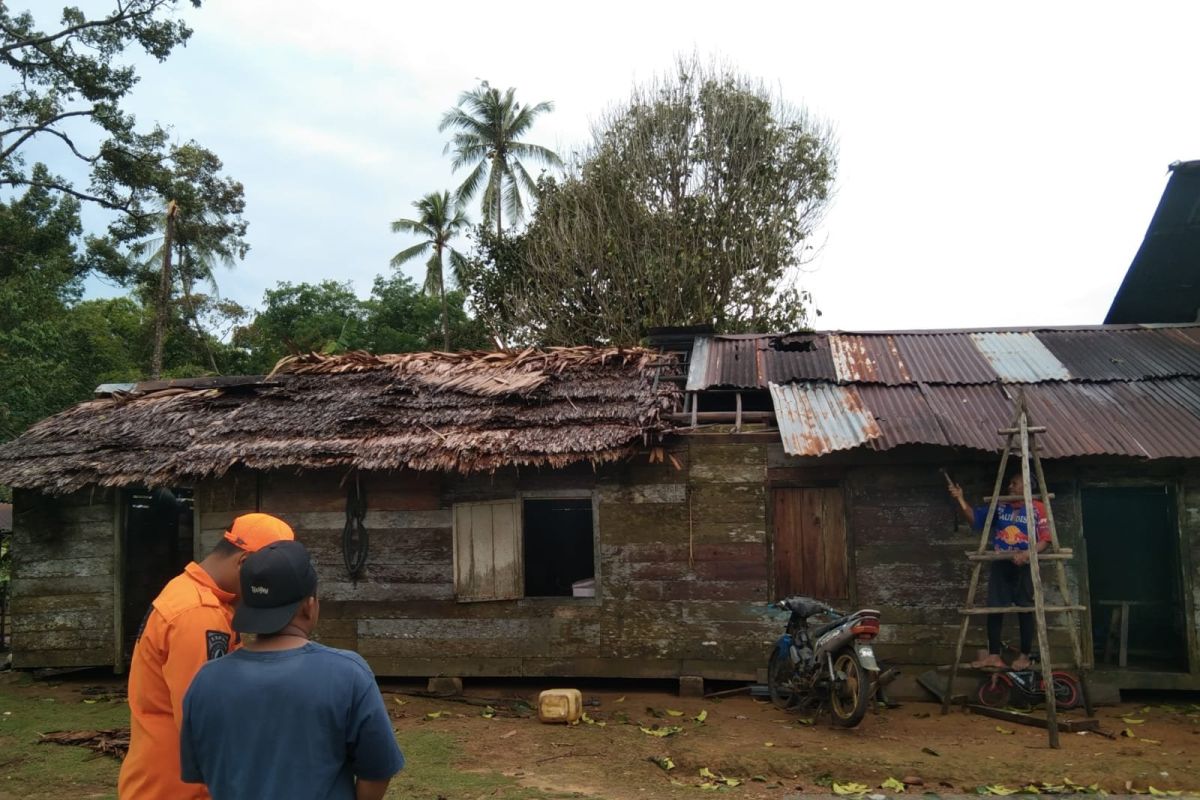 BPBD Belitung catat 10 bangunan rusak diterjang angin kencang