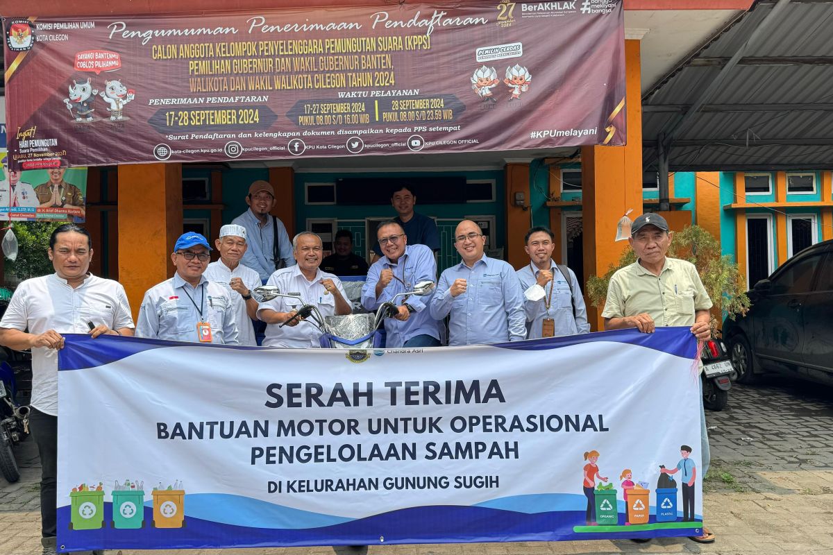 Chandra Asri serahkan motor pengangkut sampah ke Kelurahan Gunung Sugih